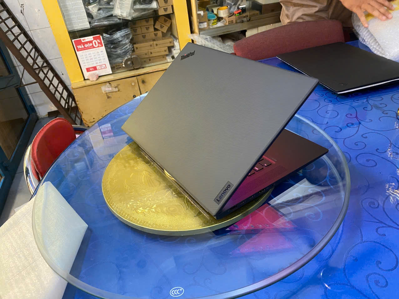 LENOVO THINKPAD P1 I7 8750H 16GB 256GB 14"FHD
